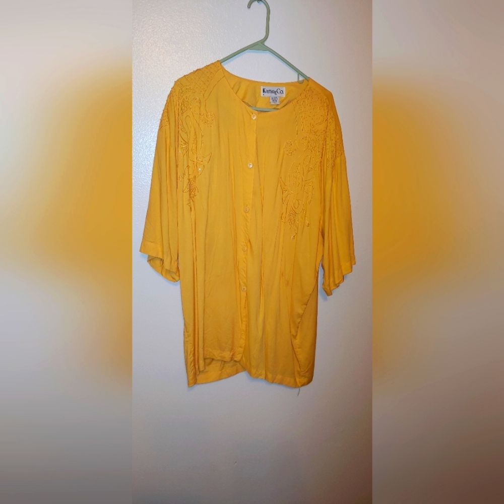 Women's plus size blouse,yellow,with delicate pearls, size XL,
